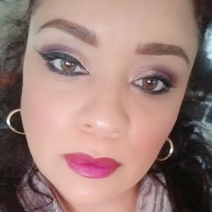 Meet your Posher, Violeta